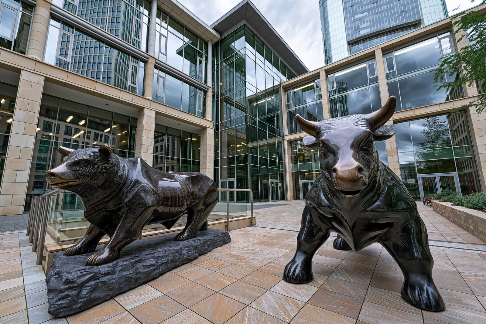 Η καμπύλη του δείκτη DAX σε οθόνη συναλλαγών στο χρηματιστήριο της Φρανκφούρτης, που δείχνει τον δείκτη κάτω από το όριο των 25,000 μονάδων.